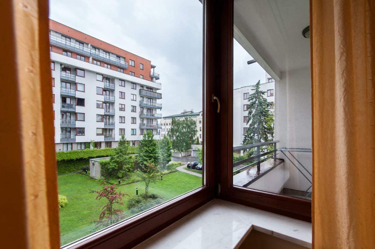 Superapart Bobrowiecka 3 Warszawa Exteriör bild